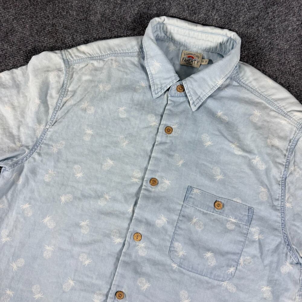 Faherty Coast Shirt Mens M Blue Pineapple Print Short Sleeve Button Up MWS1857